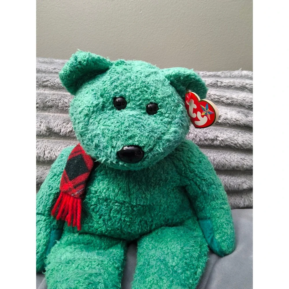 NWT Wallace the Green Scottish Bear, a retired Ty Beanie Buddy
